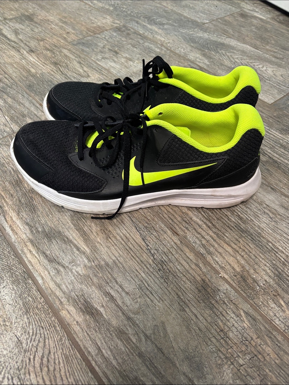 Nike Men’s Black and Neon Yellow Athletic Running Shoes